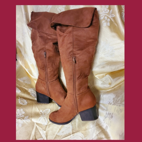 Faux Suede Knee Lenght Boot - Picture 2 of 6
